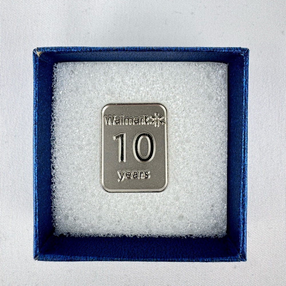 NWT Walmart Official Employee 10 Year Pin